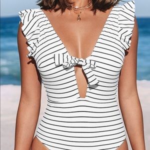 Cupshe One Piece size L